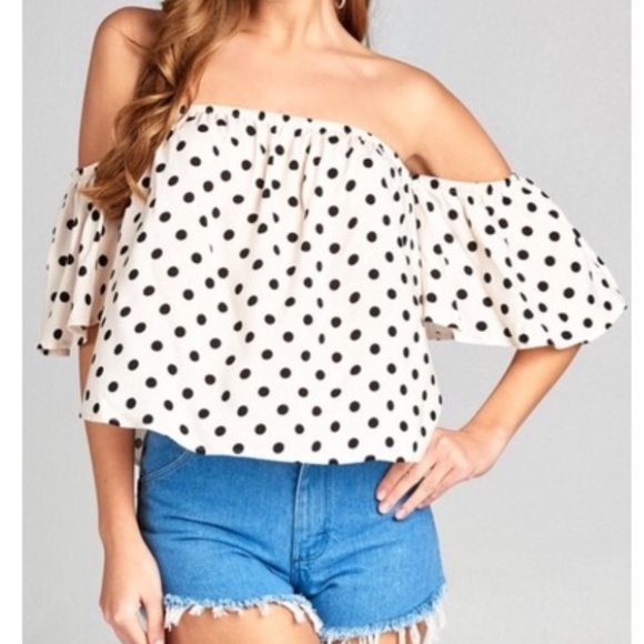 Tops - HP 🎁  Ivory Blk Polka Dots Off Shoulder Top